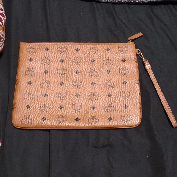 MCM bag/clutch - Picture 2 of 4